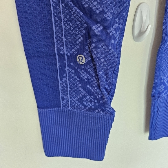 EUC Lululemon Ebb To Street Snake Print Leggings Sapphire Blue Size 4 - Picture 10 of 16
